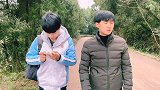 男子有一个梦想就是摆地摊，他的梦想太伟大了