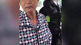 女生身体不适坐未让座 大妈当场发飙怒吼_超清