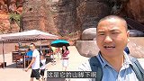 游览乐山大佛，尽管在电视上看到过，来到现场还是被深深的震撼了