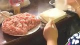 偷拍大妈包馄饨，我估计这馄饨包一年，猪顶多受个皮外伤！