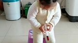 宝宝又在搞怪了