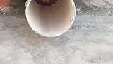 男子帮岳父安装排水管，结果让下次不要装了