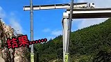 艺高人胆大，吊车师傅时刻准备着