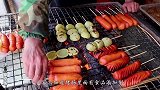 最受追捧的3种街边“脏小吃”，烤肠上榜，看完你还会吃吗？