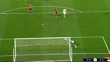 第67分钟里昂球员埃卡姆比射门-绝佳机会打偏