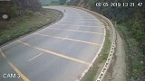弯道逆行不减速，直接车毁人亡，秒变废铁！