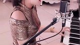 《多年以后》美女弹唱真是精彩，很有才华！