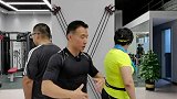 有氧训练和抗阻训练要日常做，瘦下来，你所有塑型动作的收益就会体现出来了！不过话说徒手练背，最伤脑筋。#减肥