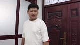 保姆每天带剩菜剩饭回去，老板好奇跟出去，走到保姆家感动了