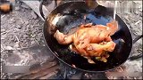 印度百岁老太太这样炒菜用传统手艺炖鸡肉美味四溢
