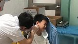 医生在孩子耳朵，取出了活的蟑螂，此刻我已经对蟑螂有阴影了！
