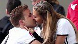 昔日决赛动情一吻感动世界 德国金童与女友正式步入婚姻殿堂