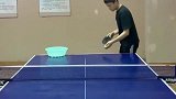乒乓球的日常练习！网友这是什么神仙发球