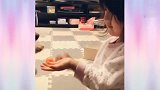 小女孩把初吻给了狗，现在相信了这也有爱