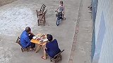 孩子我爸已经三天没打我了
