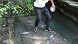 这溪水我能喝5碗！看的好清澈