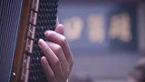 明星参与快闪活动：成龙香港街头唱国歌，把老外都看懵了.jpg