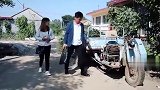 儿子年薪百万，母亲捡垃圾为生，儿子好奇一年后回家蒙啦