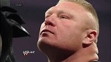 WWE-14年-签约仪式：送葬者先发制人 锁喉将莱斯纳打晕在地-专题