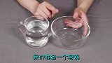 将小苏打撒在花盆里，花儿长得好，不黄叶