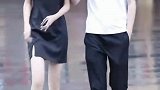 男人出门一定要带伞，机会多得很。