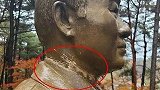 多大仇？韩前总统全斗焕铜像遭“锯头” 划痕触目惊心