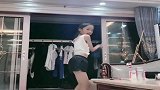 真后悔当初生闺女，接下来的一幕，身旁的弟弟都看不下去了！