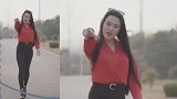 疯狂女歌手唱DJ版《爱火》劲爆十足，太有气势了，一起嗨起来