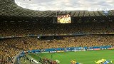 世界杯-14年-巴西赛前万人齐唱国歌-新闻