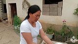 滇妹子隐居山村做神仙，秘制猪肉配萝卜，家常味道真解馋