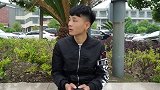 二货为追求心仪姑娘用钱击退竞争者，不料赔了夫人又折兵！