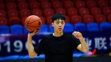 幸灾乐祸！胡明轩：我被体测名单抽中后 宏远全队排队祝福我