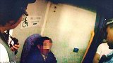 醉汉列车霸座装外国人：我是从外国来的