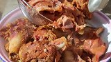 160买一堆大骨头，大冬做“红烧猪大骨”，啃完肉吸骨髓，得劲