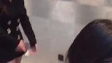 程潇露出微笑，迷倒众人，也是一个甜美的女孩子