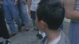 小飞侠：小伙领免费草饼，发现身高高二公分，拿不到父母就要打他