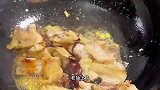 一分钟教会你超下饭的“回锅肉”，做法简单，肥而不腻，太好吃了