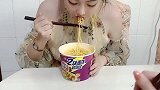 人性的丑陋，一碗泡面就看出来了，你们看出来了吗
