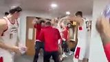 混音黑七成功！赛后队员给主教练疯狂泼水 杨瀚森也动手了