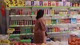 超市老板遇到二货美女，每次买饮料只带一元钱