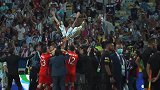 这一幕真美！梅西被阿根廷队友抛向空中 致敬伟大的队长