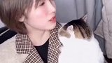 四川小姐姐真是个母老虎，连小猫见了，都要瑟瑟发抖