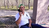 养猪小伙和美女公园相亲，没想到媒人在旁边放屁，结局太搞笑了