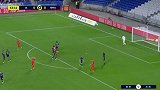 第64分钟尼姆球员丰巴射门 - 打偏
