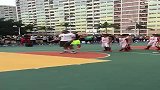 篮球-15年-浓眉哥现身香港  与小学生切磋球技-新闻