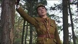 女鬼子杀人无数，谁料被八路五大精英逮住，对着她狂扫子弹！