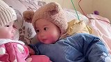 两个宝宝用婴语交流，简直是无障碍交流