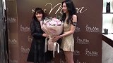 46岁吴绮莉现身活动，露小蛮腰配合商演工作，暴露当下生活处境