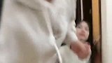 媳妇和姐姐在房间说悄悄话，本来想教育一媳妇，下一秒尴尬了！