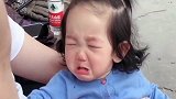 闺女一掉眼泪，老公连3秒都撑不过去，接下来宝宝的表情，太萌了